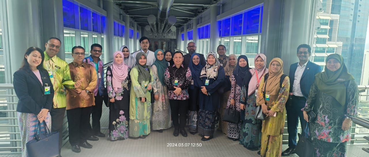 7 Mac 2024 - Kunjungan Ke Petronas Digital Sdn. Bhd. bertujuan sebagai Penandaarasan Pembangunan Enterprise Architecture bagi melihat hasil pembangunan EA,  tadbir urus dan pengurusan pembangunan EA serta perisian/tools EA yang digunakan.